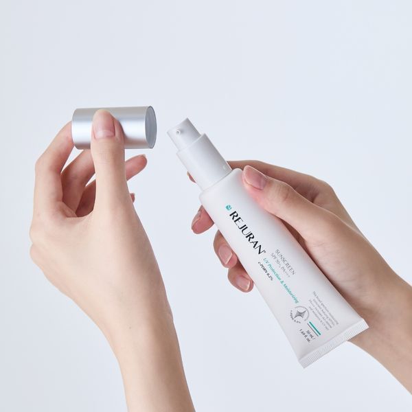 Солнцезащитный крем Rejuran Sunscreen SPF 50+/PA+++ 50 мл