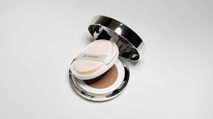 Кушон Rejuran Skinglow Cushion SPF 50+ для сияния кожи