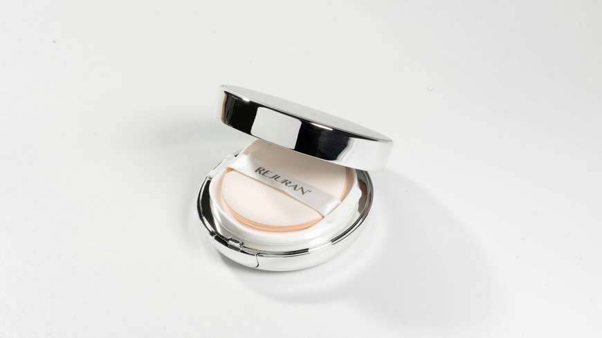 Кушон Rejuran Skinglow Cushion SPF 50+ для сияния кожи